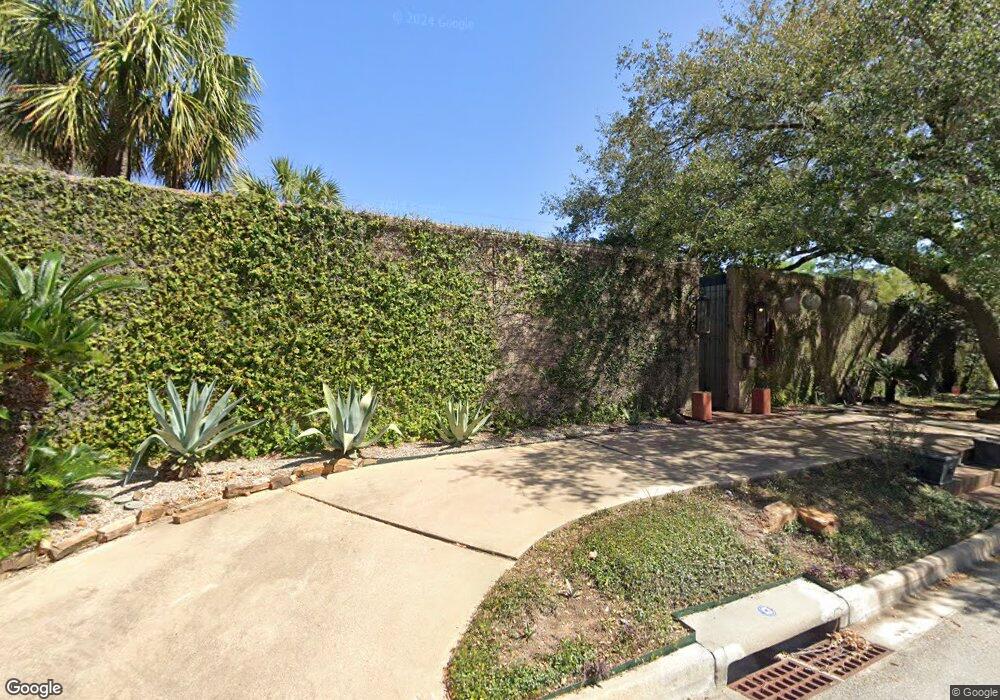 8 Pine Creek Ln, Houston, TX 77055 - photo 1