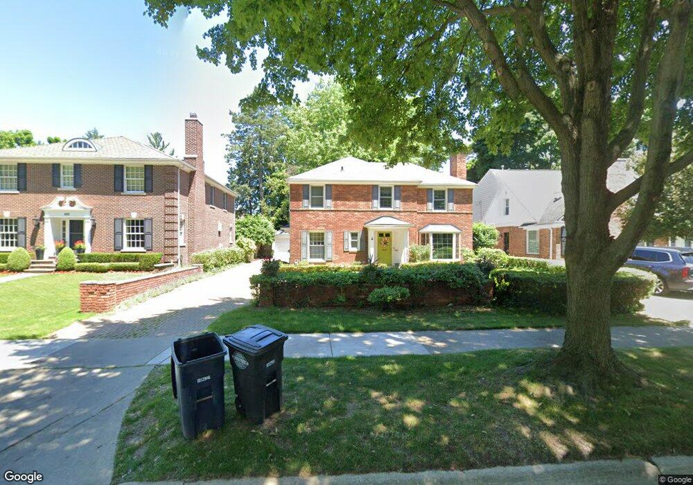 394 Lincoln Rd, Grosse Pointe, MI 48230 - photo 1