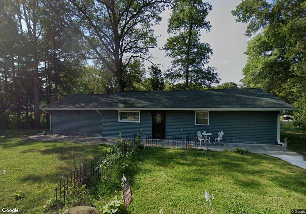 8643 W White Oak Ln, Columbus, IN 47201 - photo 1