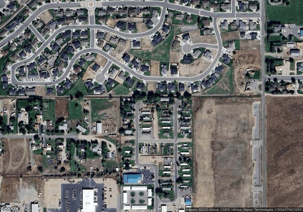 208 33rd St, Cody, WY 82414 - photo 1