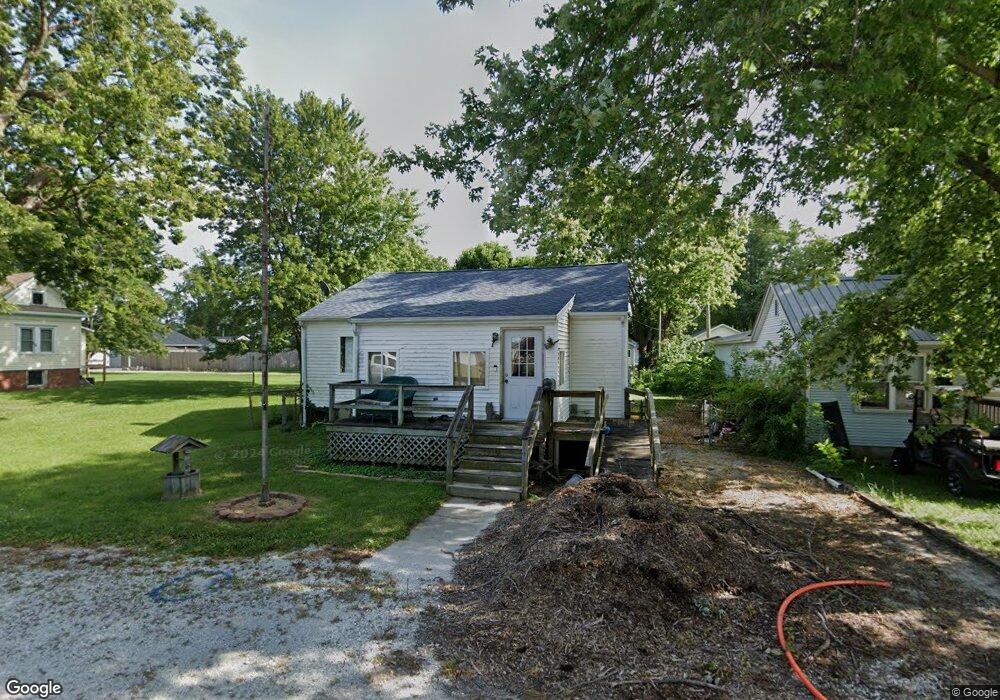 907 E Overton St, Tuscola, IL 61953 - photo 1