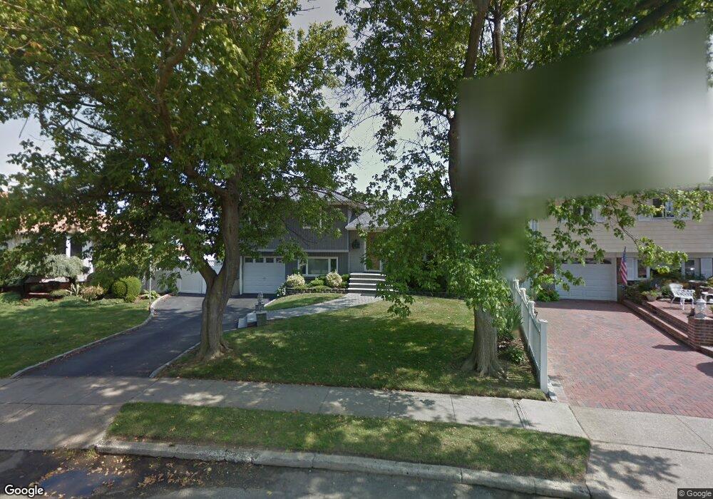 11 Shelly Ln, Bethpage, NY 11714 - photo 1