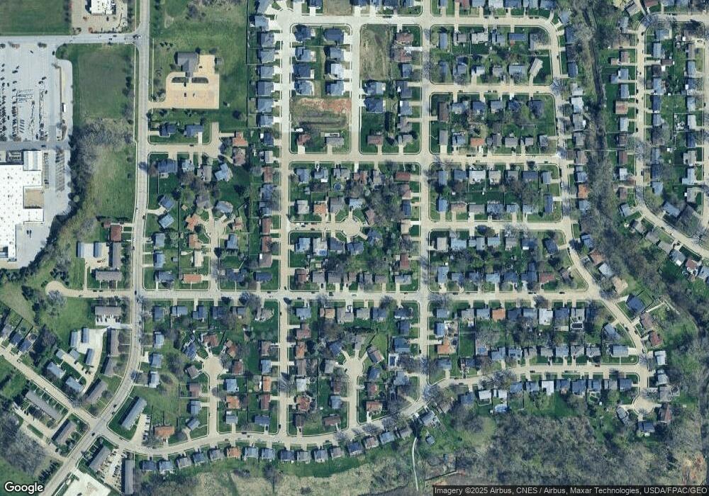 2649 W 36th Ct, Davenport, IA 52806 - photo 1