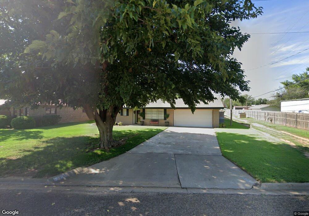 3015 W 18th St, Plainview, TX 79072 - photo 1