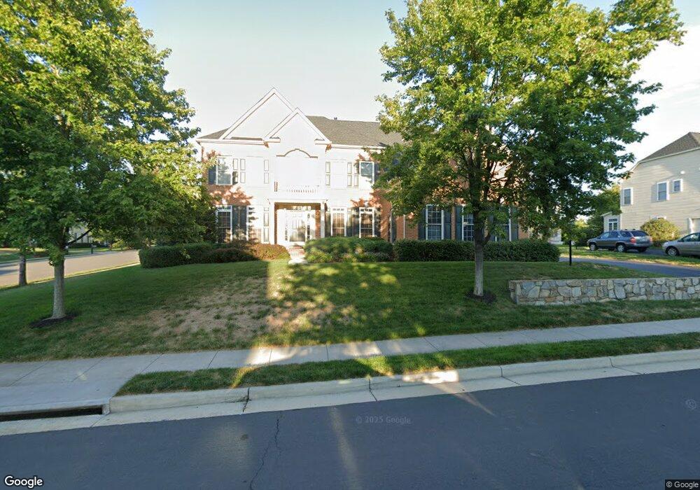 25591 South Village Dr, Chantilly, VA 20152 - photo 1