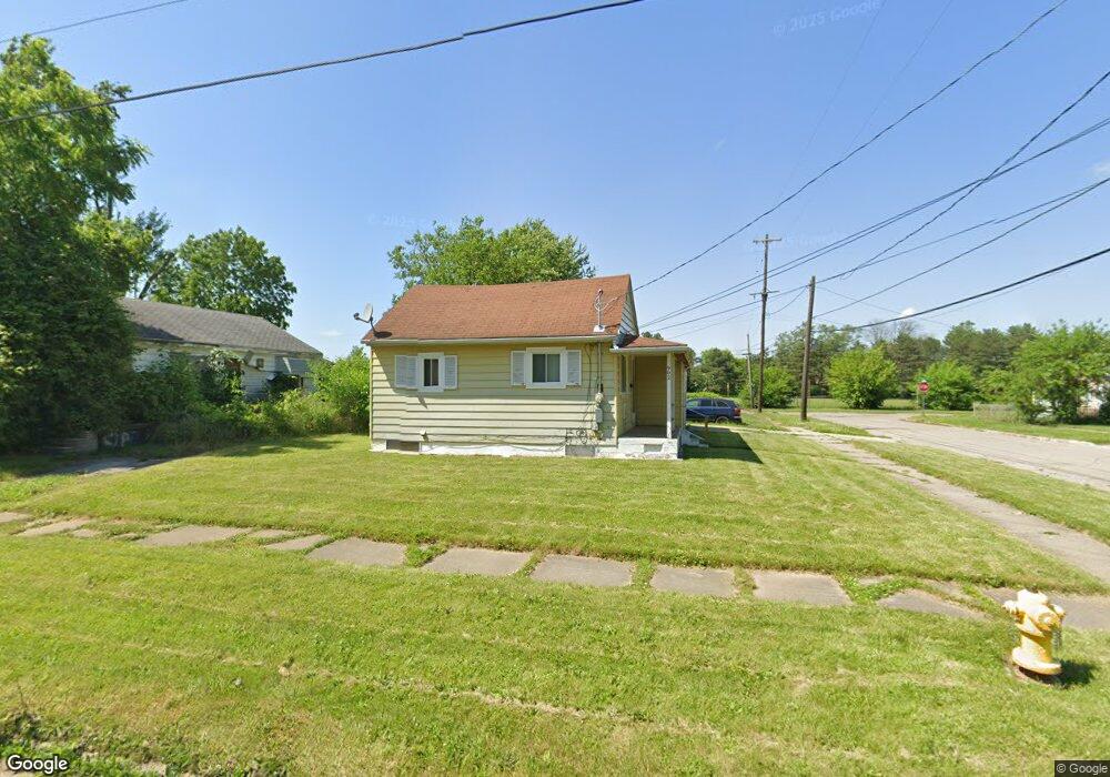 902 Vermilya Ave, Flint, MI 48507 - photo 1