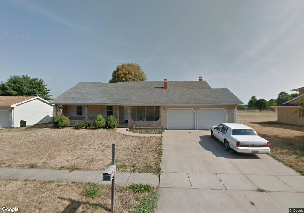 22 Eisenhower Dr, Jacksonville, IL 62650 - photo 1