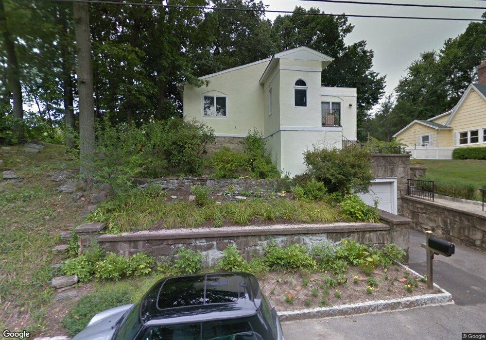 50 Center Dr, Old Greenwich, CT 06870 - photo 1