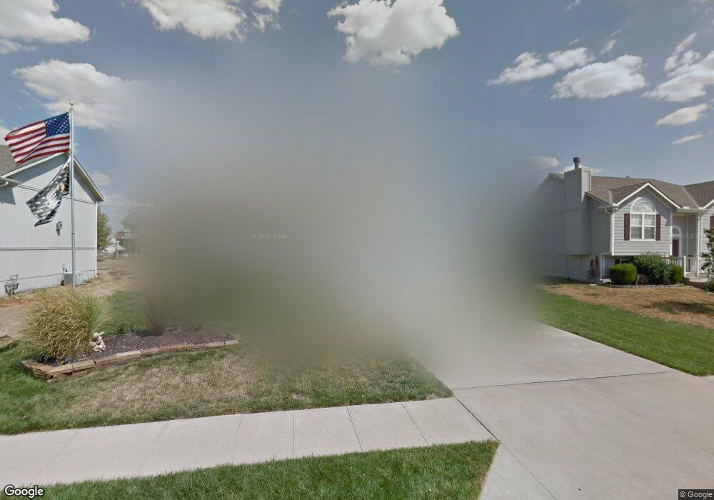 811 Canter St, Raymore, MO 64083 - photo 1