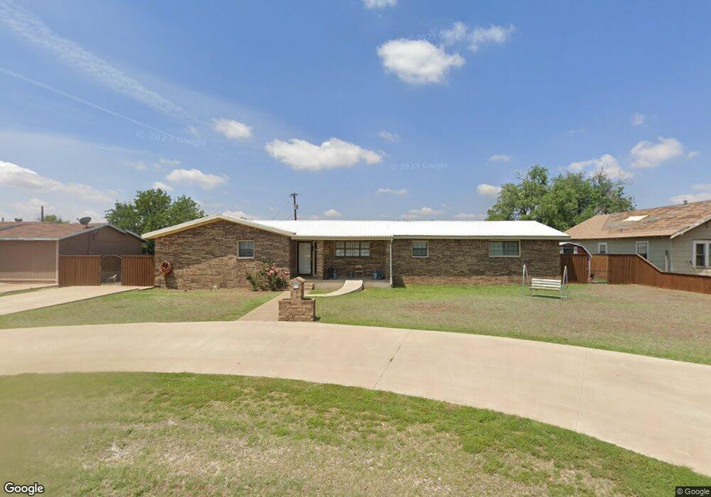 111 Yonkers St, Plainview, TX 79072 - photo 1