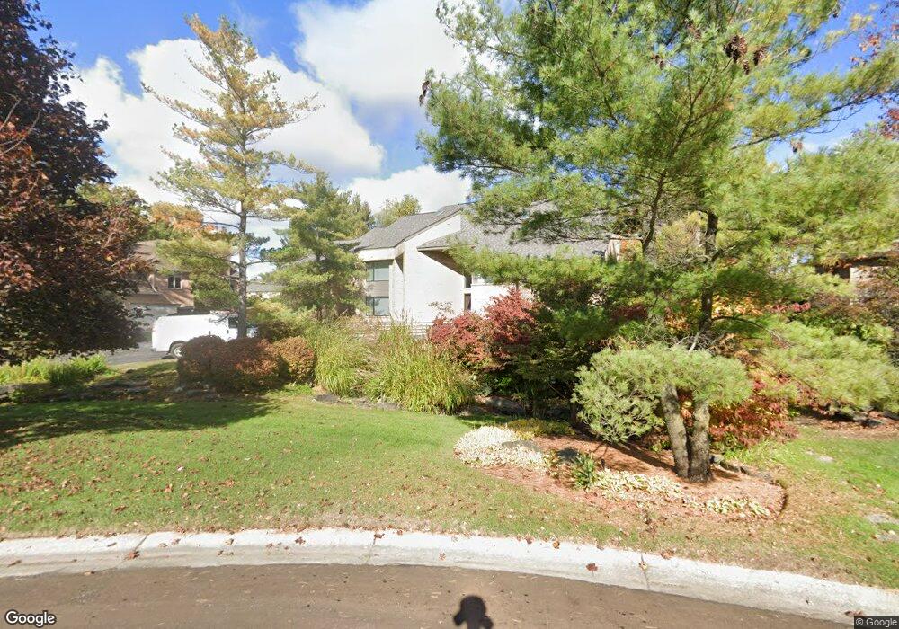 1212 Hidden Lake Dr, Bloomfield Hills, MI 48302 - photo 1