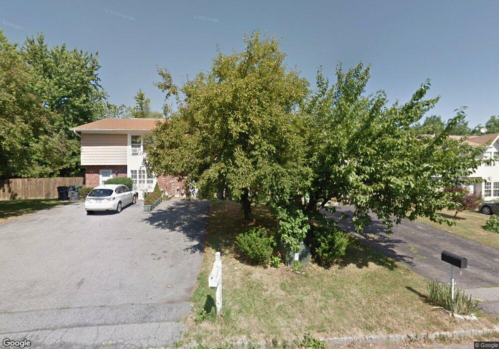 8 Red Barn Ln, Middletown, NY 10940 - photo 1