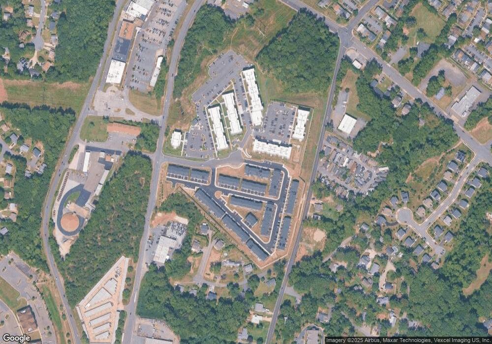 18200 Summit Pointe Dr, Triangle, VA 22172 - photo 1