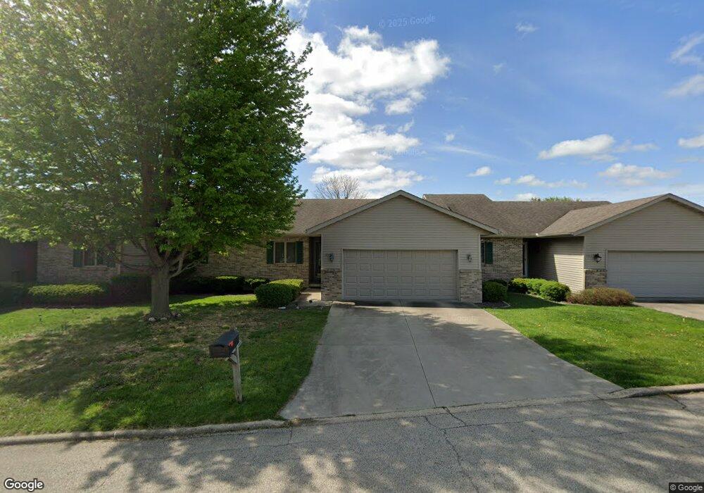 115 Lincolnwood Dr, Lincoln, IL 62656 - photo 1