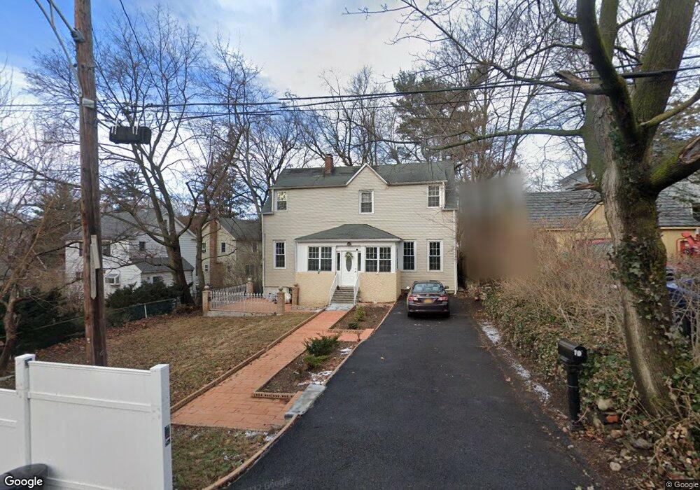 10 Perry Place, Bronxville, NY 10708 - photo 1