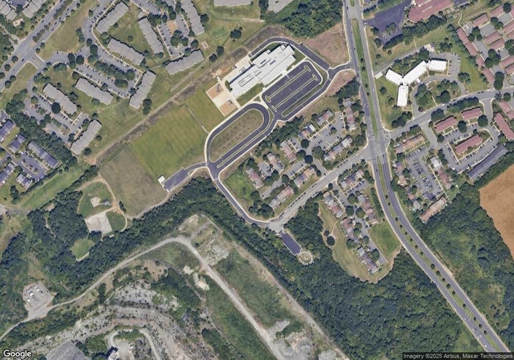 8236 Blue Ridge Ct, Manassas, VA 20109 - photo 1