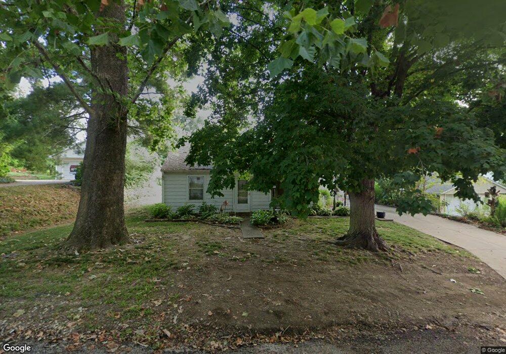 121 W Hardin St, Virginia, IL 62691 - photo 1