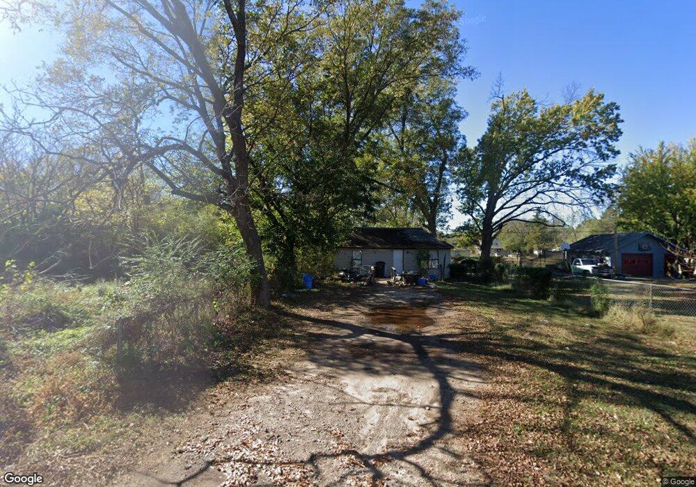 908 N Bryan St, Okmulgee, OK 74447 - photo 1