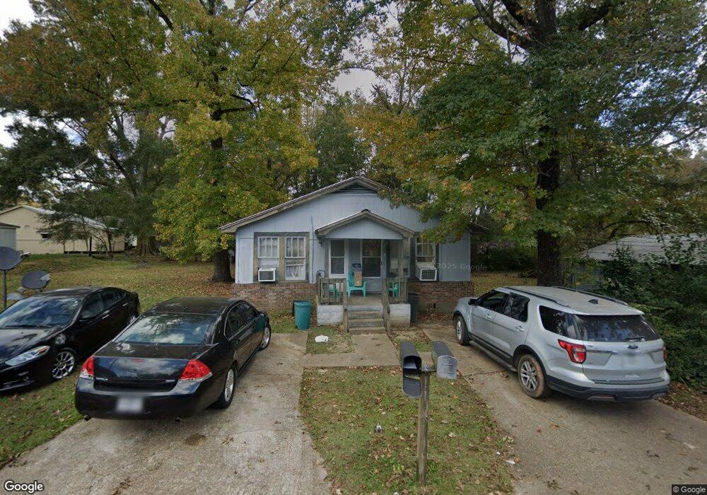 907 13th St, McComb, MS 39648 - photo 1