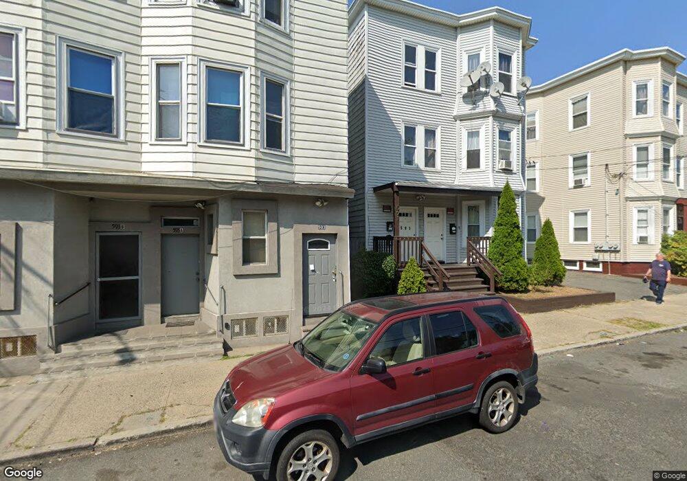 593 Summer St unit 593A, Lynn, MA 01905 - photo 1