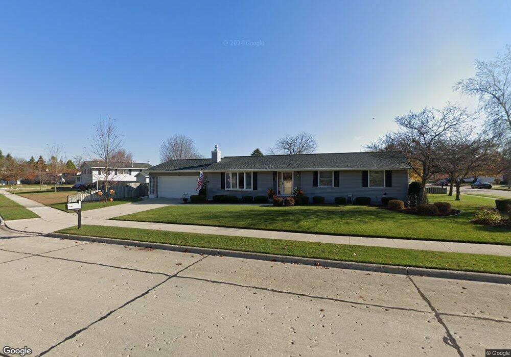 4707 Forest Hills Dr, Two Rivers, WI 54241 - photo 1