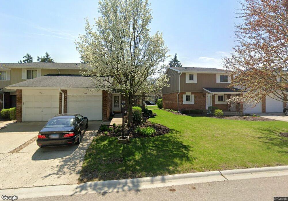 1050 Heathrow Ct, Wheaton, IL 60189 - photo 1