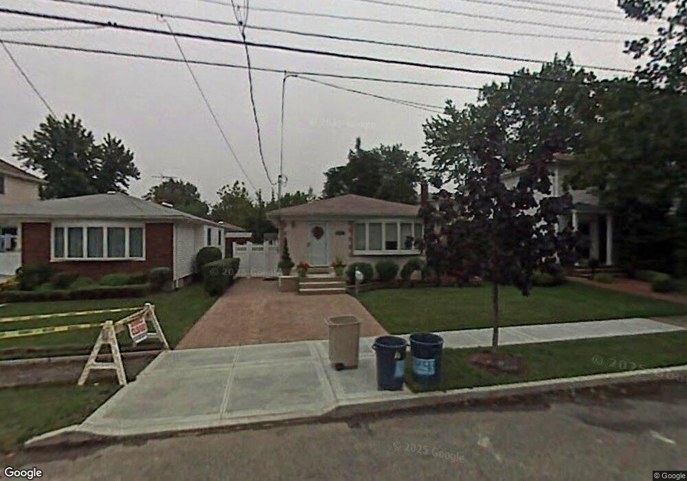 184 Wolverine St, Staten Island, NY 10306 - photo 1