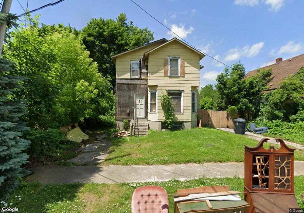 2210 Crocker Ave, Flint, MI 48503 - photo 1