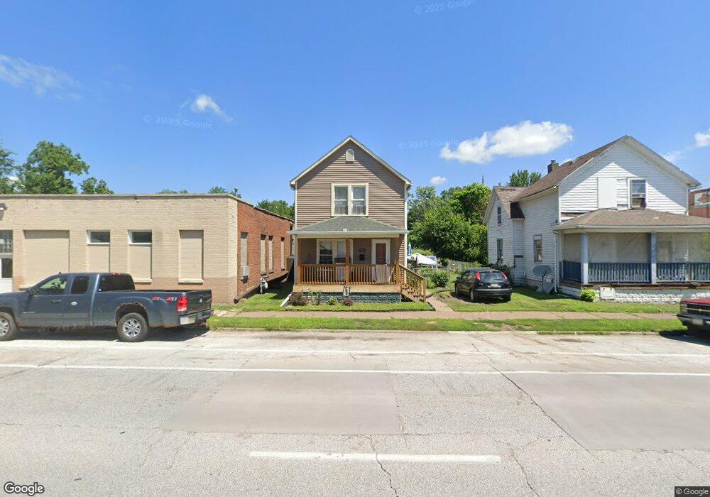 1426 W 4th St, Davenport, IA 52802 - photo 1
