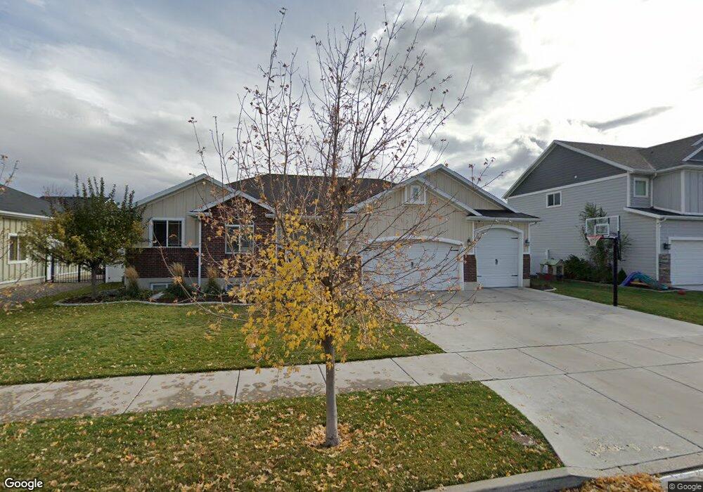 811 W 575 S, Layton, UT 84041 - photo 1
