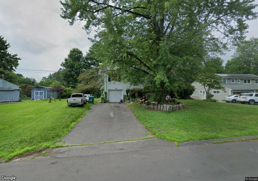 38 Banbury Ln, Bloomfield, CT 06002 - photo 1