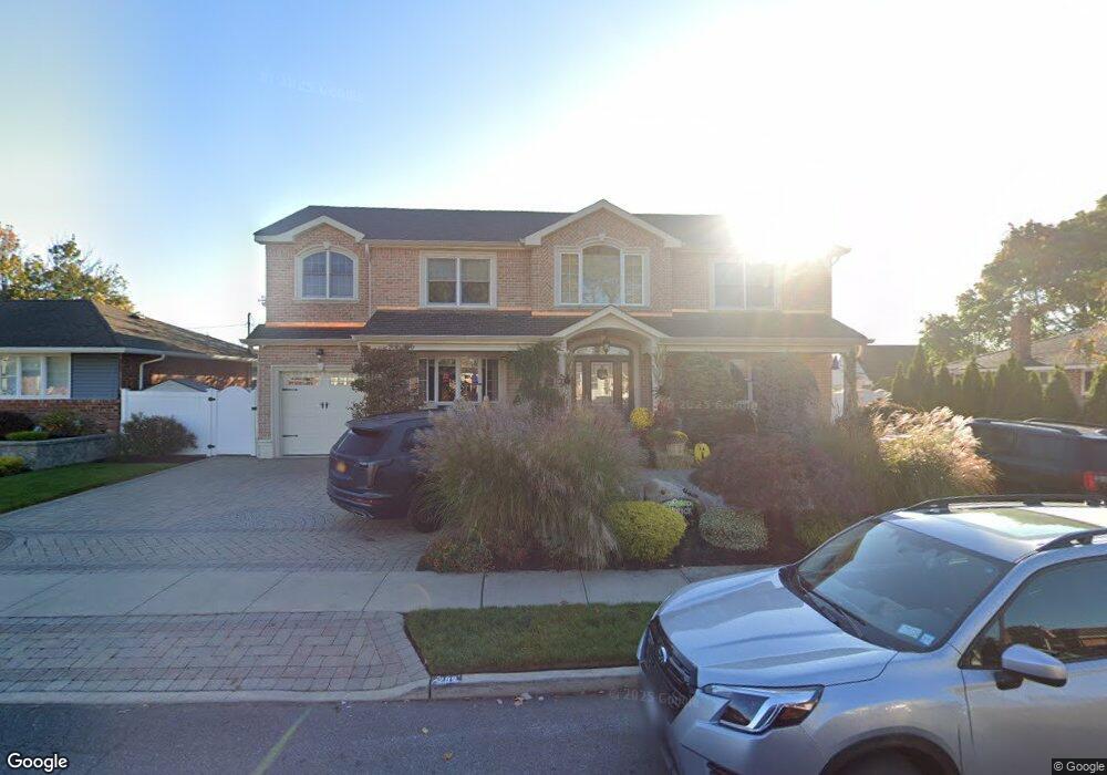 289 Bryant Ave, Levittown, NY 11756 - photo 1