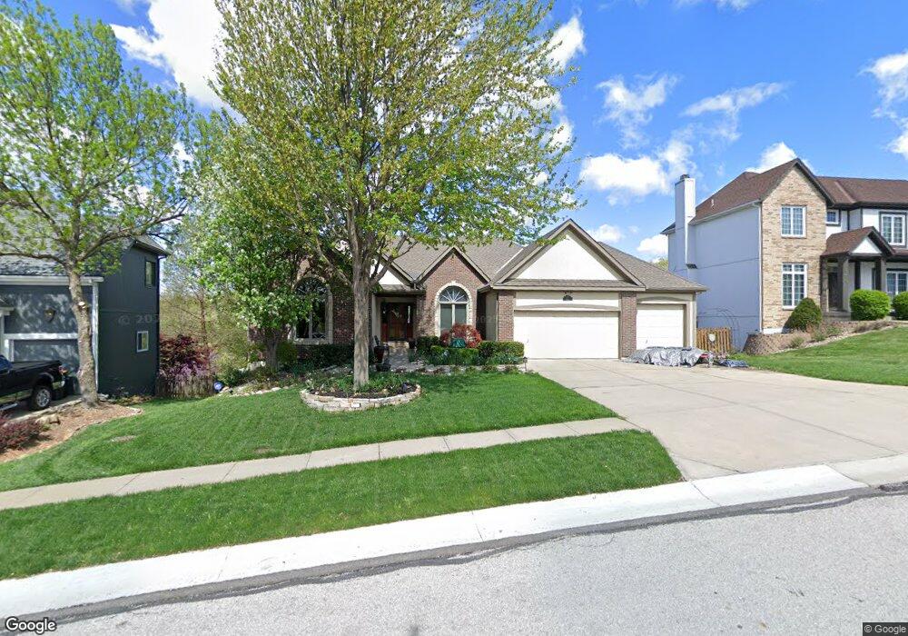 5222 Albervan St, Shawnee, KS 66216 - photo 1