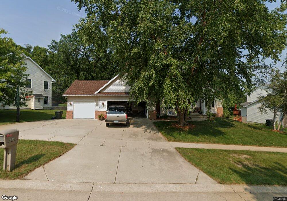 3921 Forest View Ct NE, Cedar Rapids, IA 52411 - photo 1