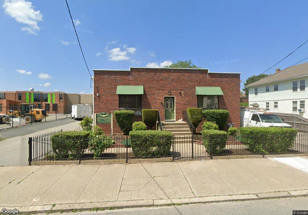 125 Sisson St, Pawtucket, RI 02860 - photo 1