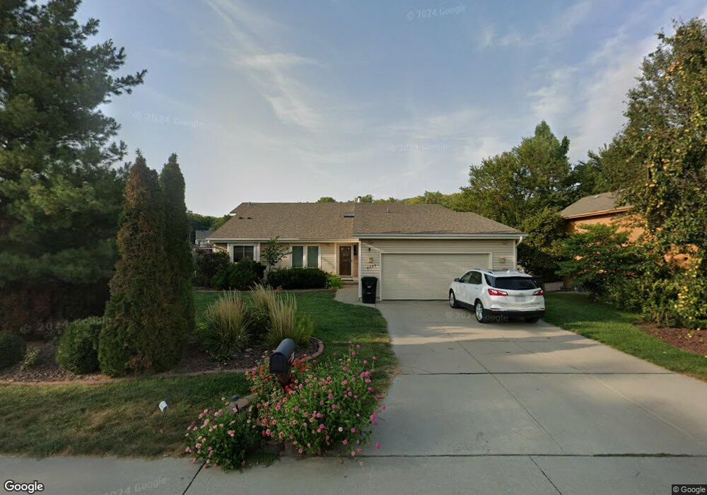 8608 Makaha Cir, Papillion, NE 68046 - photo 1