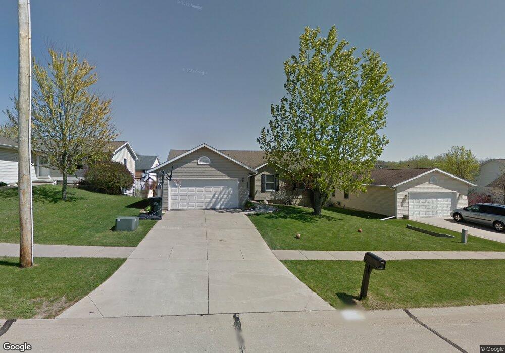 3725 Knight Dr SW, Cedar Rapids, IA 52404 - photo 1