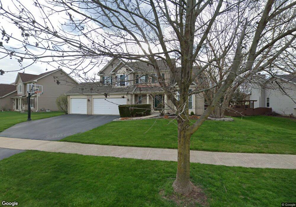 19 Pine Hill Dr, North Aurora, IL 60542 - photo 1