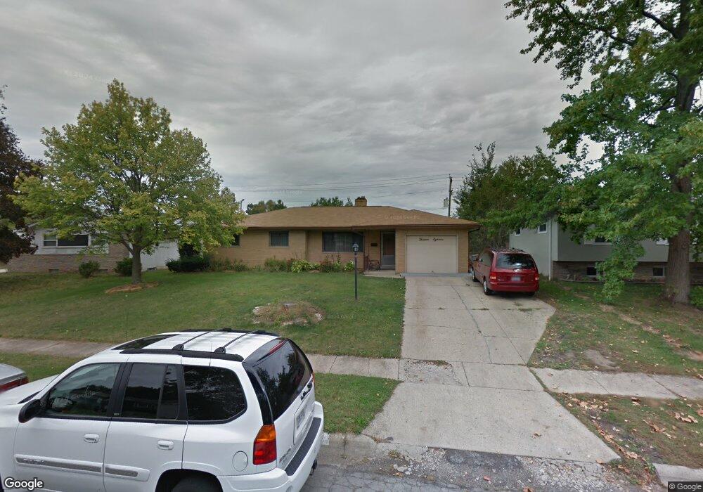 1318 Fahlander Dr N, Columbus, OH 43229 - photo 1