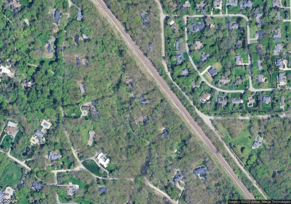 1050 Bretton Ln, Bloomfield Hills, MI 48304 - photo 1