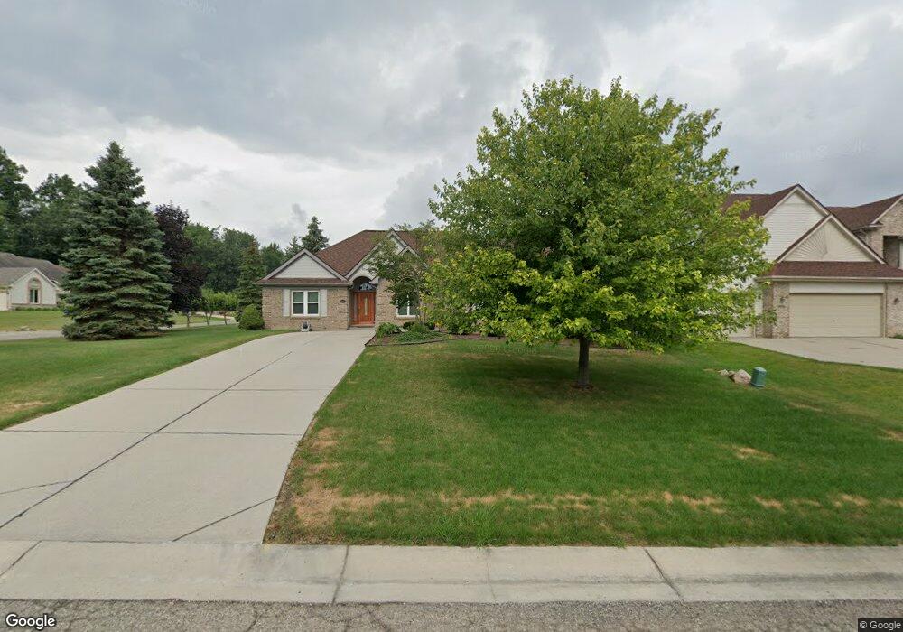 5909 Petros Dr, West Bloomfield, MI 48324 - photo 1