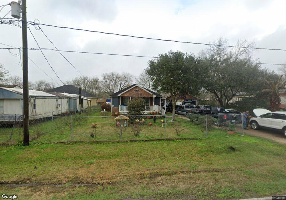 4006 Rolling Meadow St, Alvin, TX 77511 - photo 1