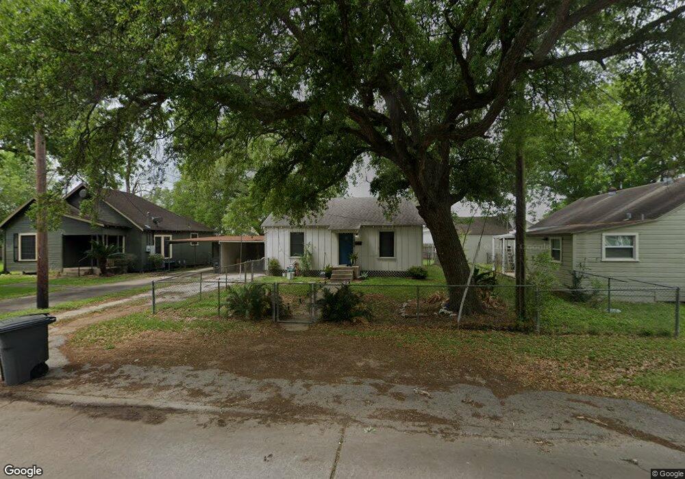 1806 Avenue M, Bay City, TX 77414 - photo 1
