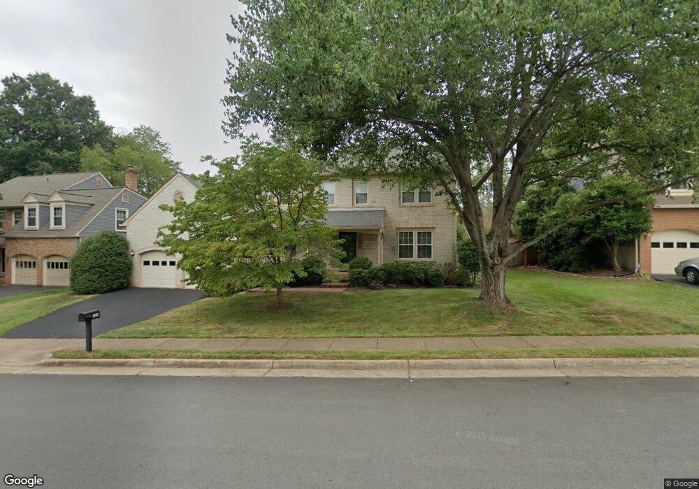 121 Connemara Dr, Sterling, VA 20164 - photo 1