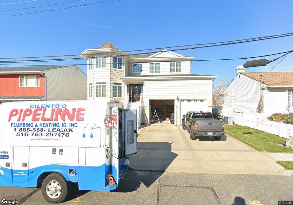 30 Roosevelt Place, Island Park, NY 11558 - photo 1