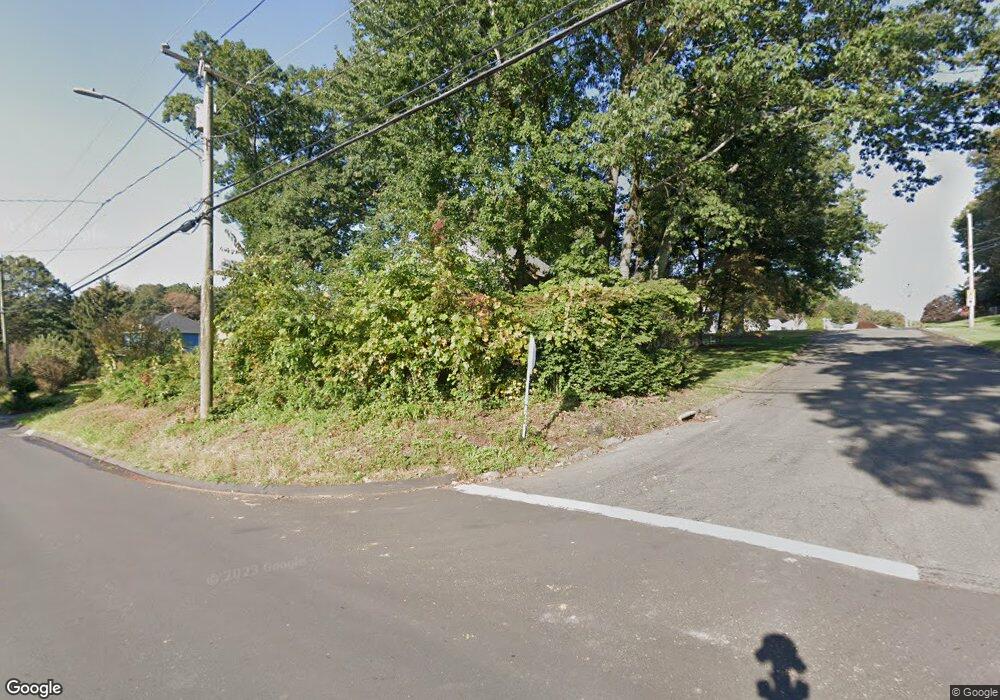 2 Briarwood Rd, Naugatuck, CT 06770 - photo 1