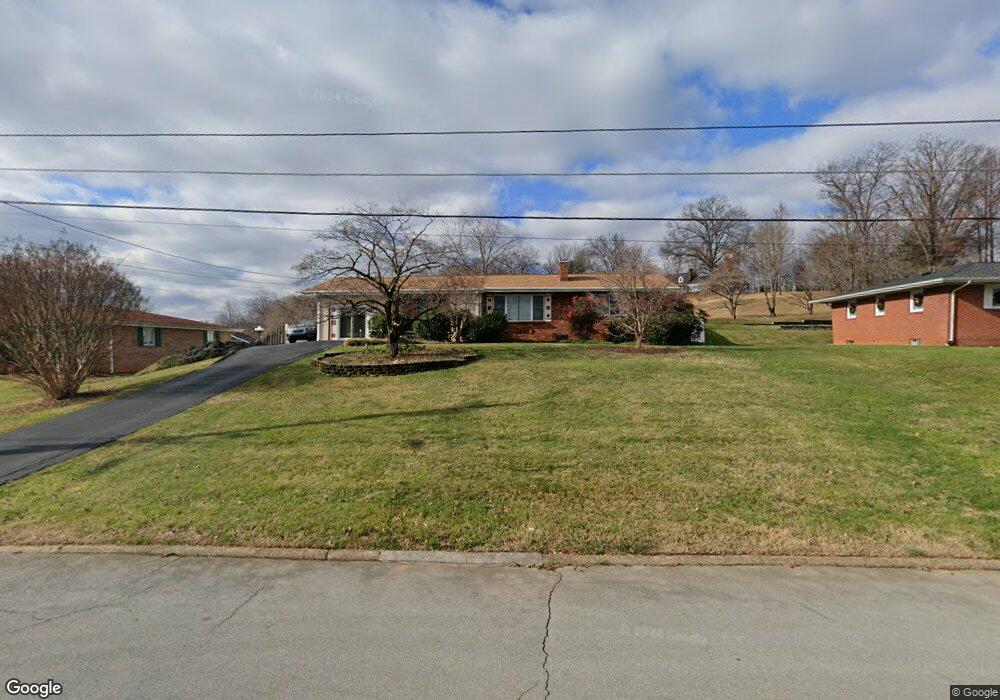 809 Ridgefield Dr, Johnson City, TN 37601 - photo 1