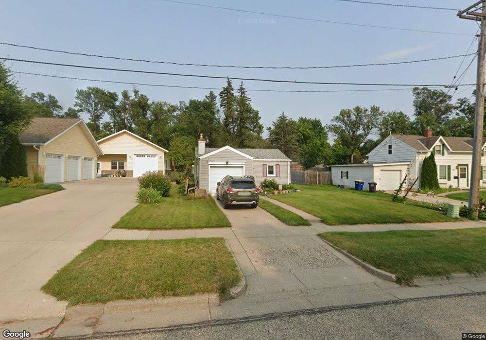 216 9th Ave NE, Jamestown, ND 58401 - photo 1