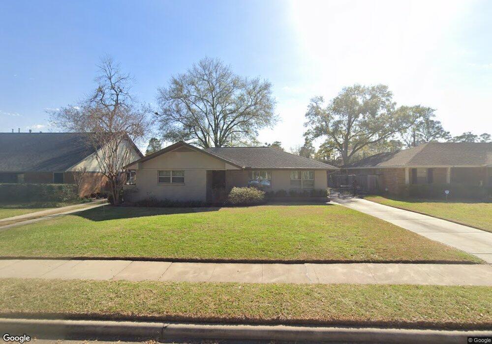 6327 Lindyann Ln, Houston, TX 77008 - photo 1
