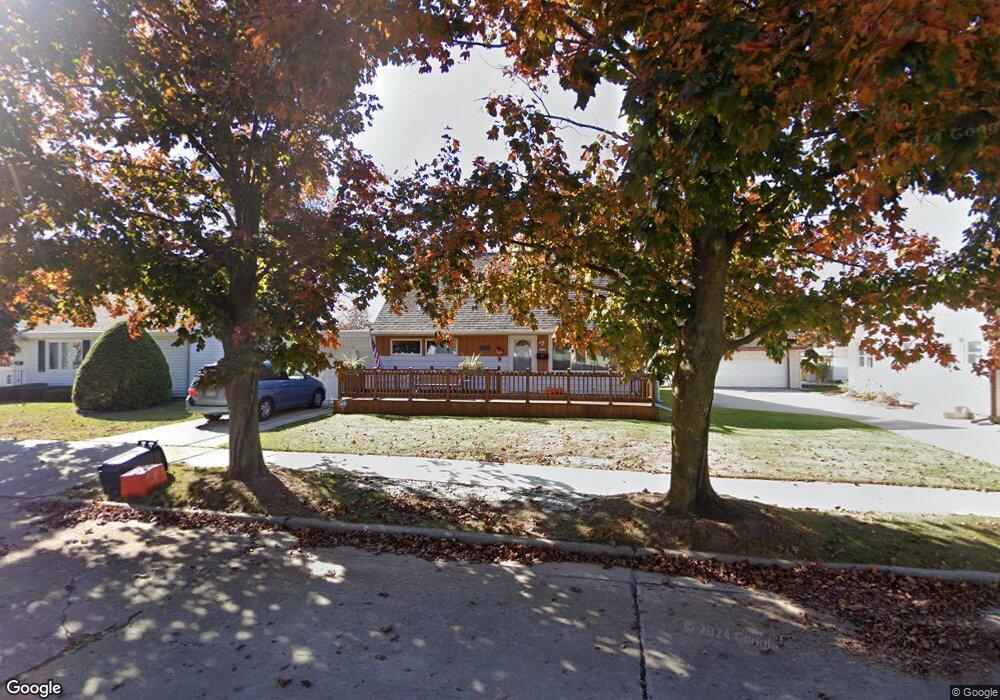 1305 Cherry Rd, Manitowoc, WI 54220 - photo 1